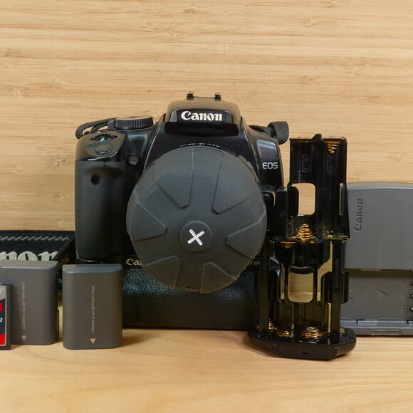 Canon EOS Rebel XTi (400D) Digital 10.1 MP Camera, w/ 18-55mm Lens, Battery Grip - Picture 2 of 11